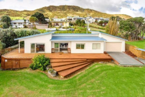 The Bach Wai Rua A Waterfront Home, Opononi